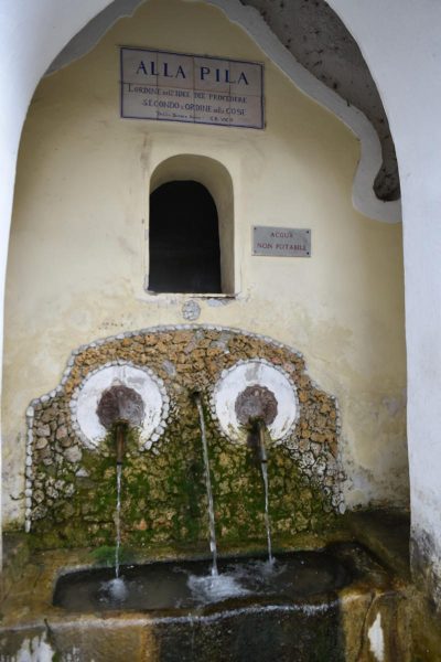 la fontana del palazzo de vargas a vatolla