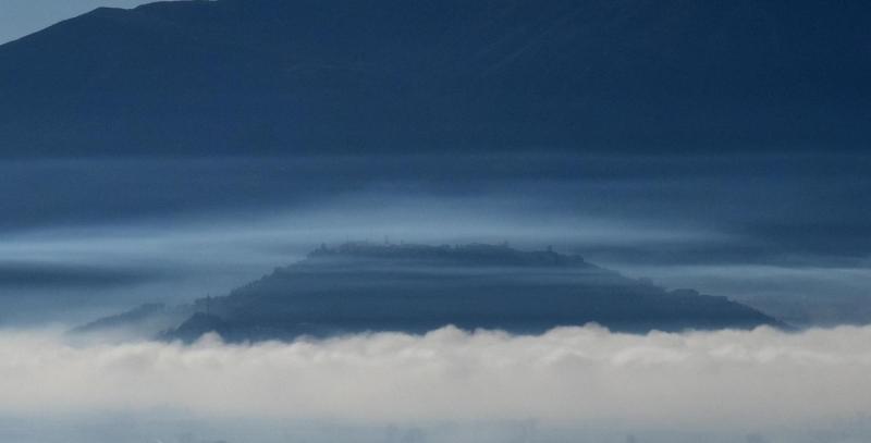 teggiano tra le nubi da atena lucana