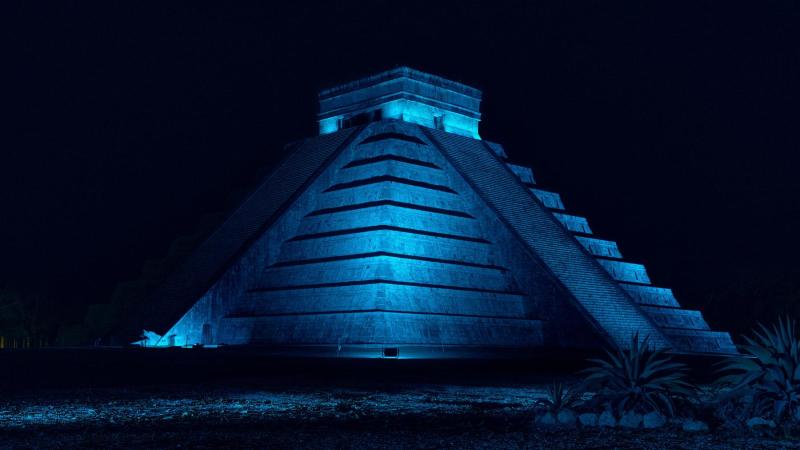Pyramid of Chichen Itza