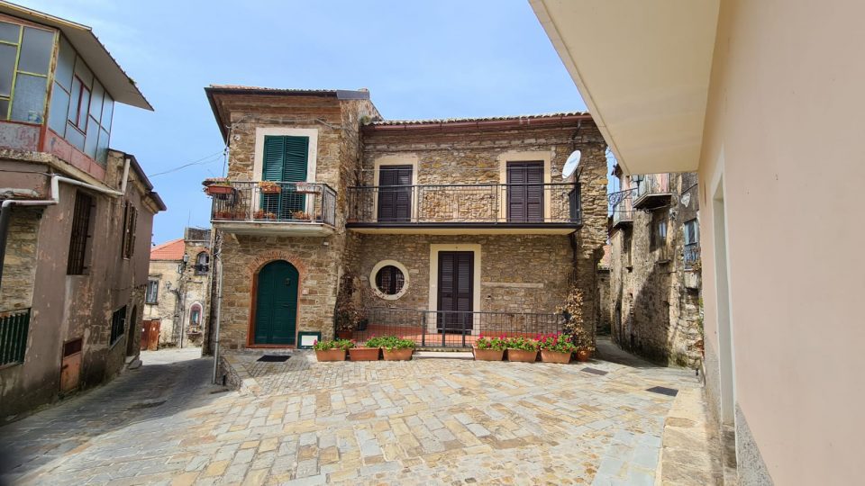 Il puzzle della domenica: Matonti, Laureana Cilento WhatsApp Image 2021 04 11 at 13.26.19 960x540 - Il puzzle della domenica: Matonti, Laureana Cilento