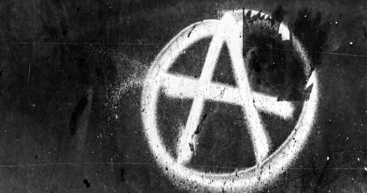 La cronaca legata all’anarchico Cospito ci ha posto un quesito sull’Anarchia. Ci viene incontro l’intelligenza artificiale
