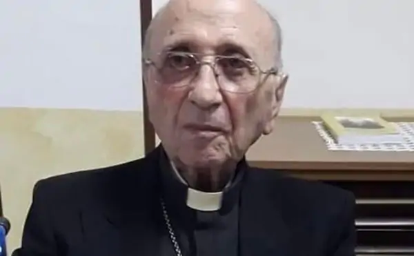 monsignor Giuseppe Casale vescovo emerito di Vallo
