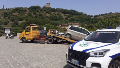 ascea vigili urbani auto sosta selvagia