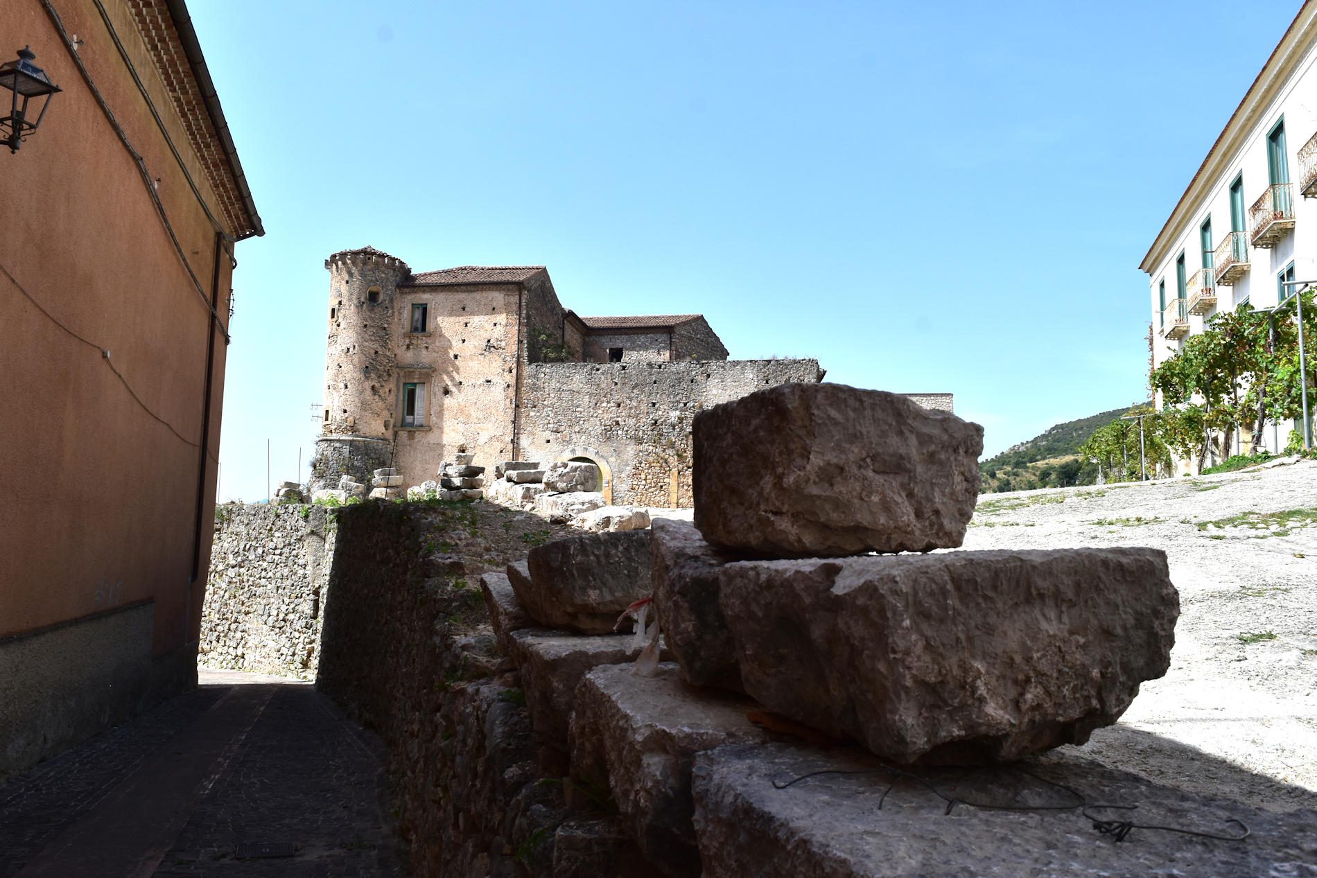 castello cover