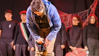 teatro a Futani il sindaco Pescatore fonte Facebook