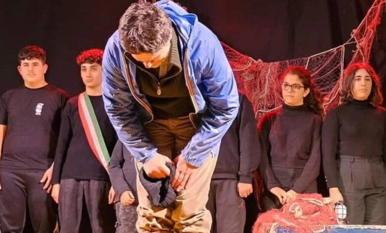 teatro a Futani il sindaco Pescatore fonte Facebook